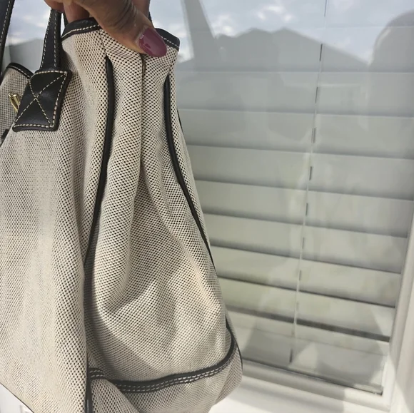 Dooney & Bourke Black Cream Tote Bag Gold Buckle Large 12x13 Inches - Picture 7 of 15